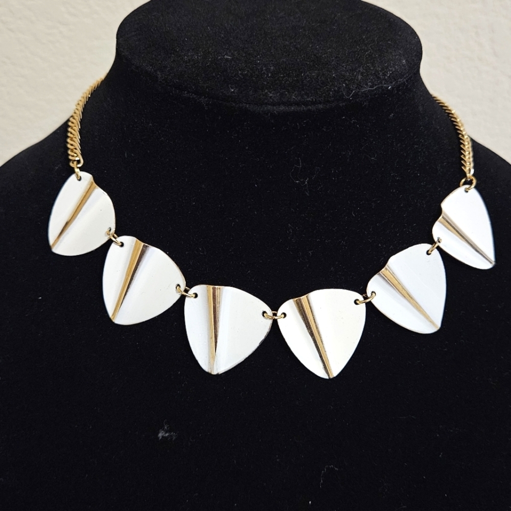 VTG 80s enamel & gold necklace
